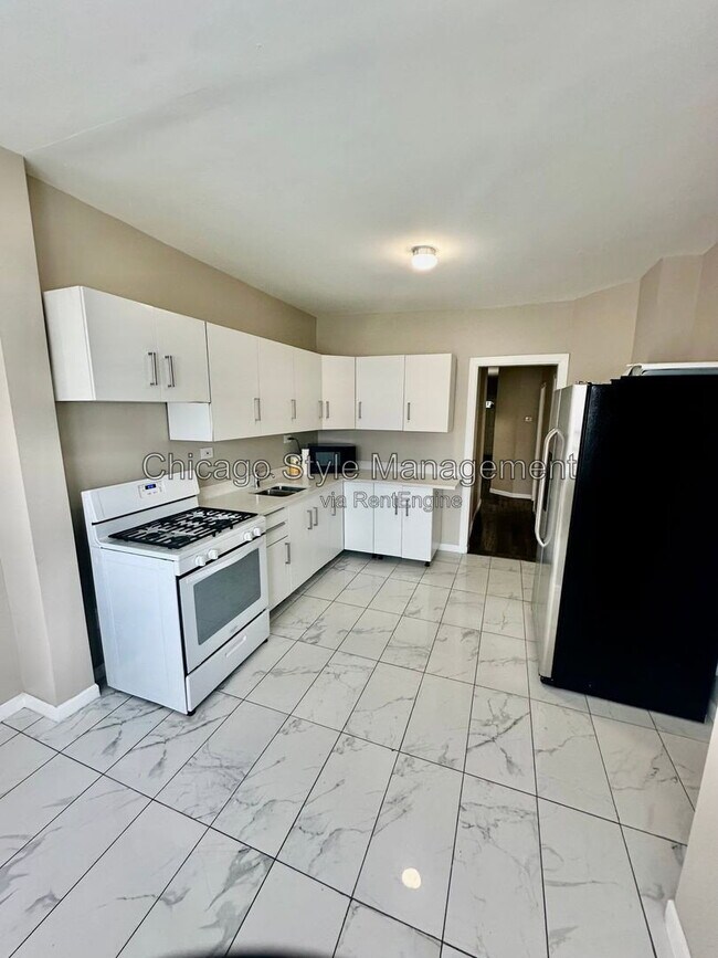 Building Photo - 2835 W 38th Pl