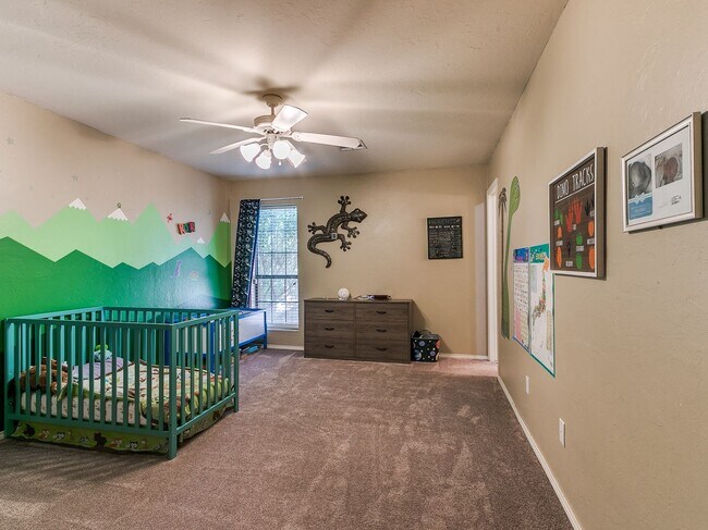 Building Photo - Large 4-Bedroom Home in Edmond Schools