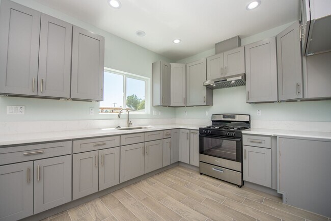 Building Photo - Brand New Home