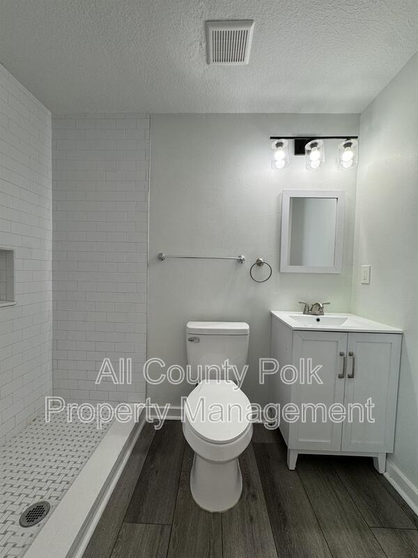 Building Photo - 1044 W Lime St