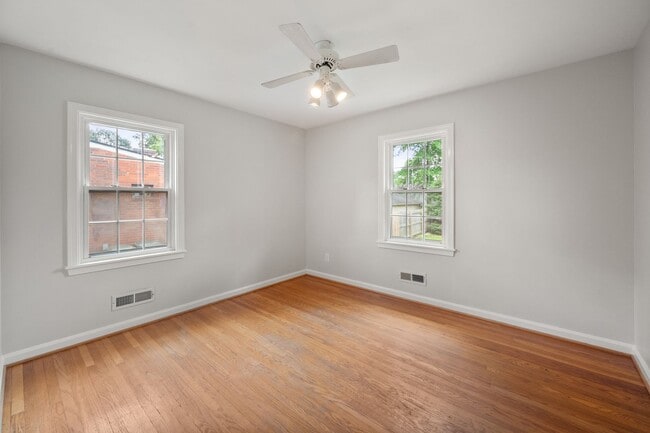 Building Photo - Make This Your Home!