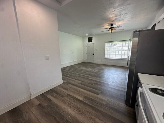 Building Photo - 1544 Maryland Ave