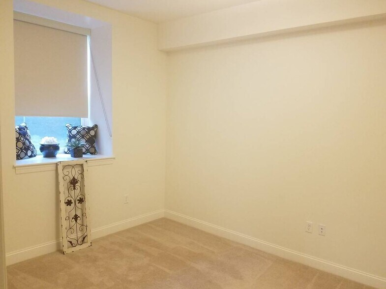 Primary Photo - 591 Terrace Blvd