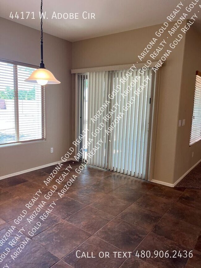 Building Photo - 44171 Adobe Cir