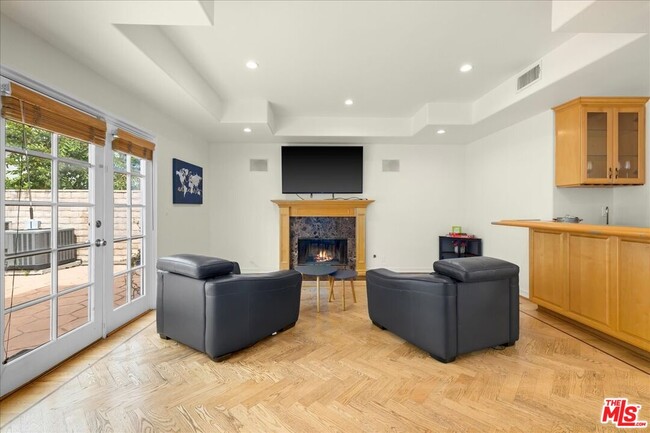 Building Photo - 5029 Lemona Ave