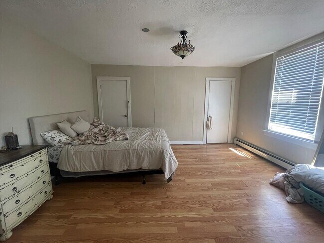 Building Photo - 40-40 Freebody St