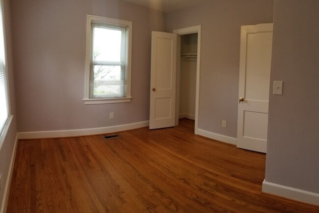 Building Photo - 702 Tanyard St