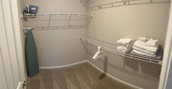 Building Photo - 1445 Broadcloth St