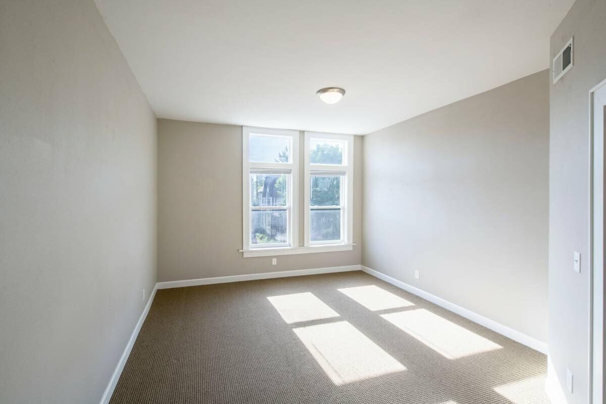 Building Photo - 2507 S Howell Ave