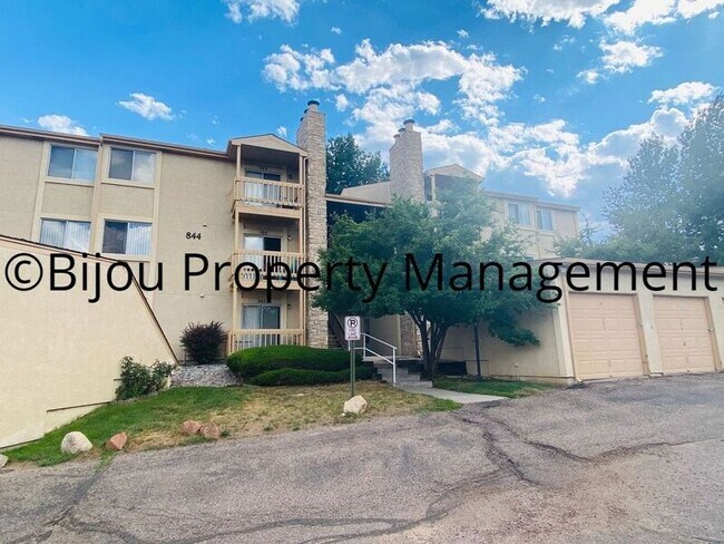 Primary Photo - 844 Tenderfoot Hill Rd