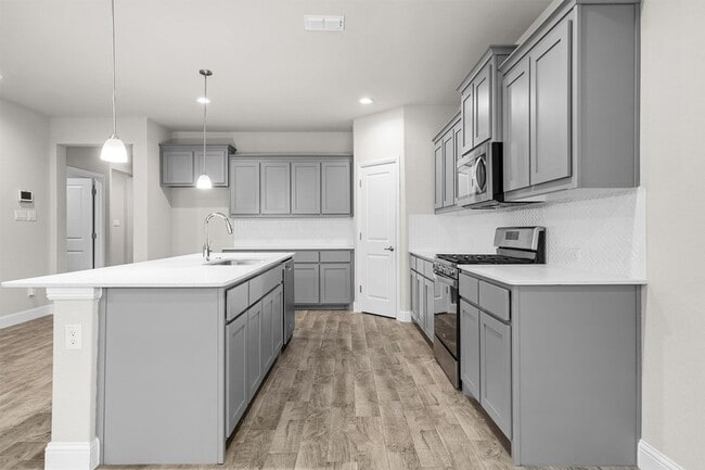 Building Photo - 825 Blackhorse Trl