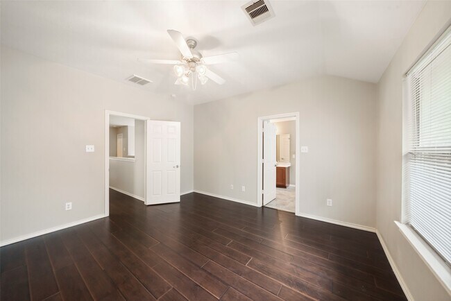 Building Photo - 3 Whitekirk Pl