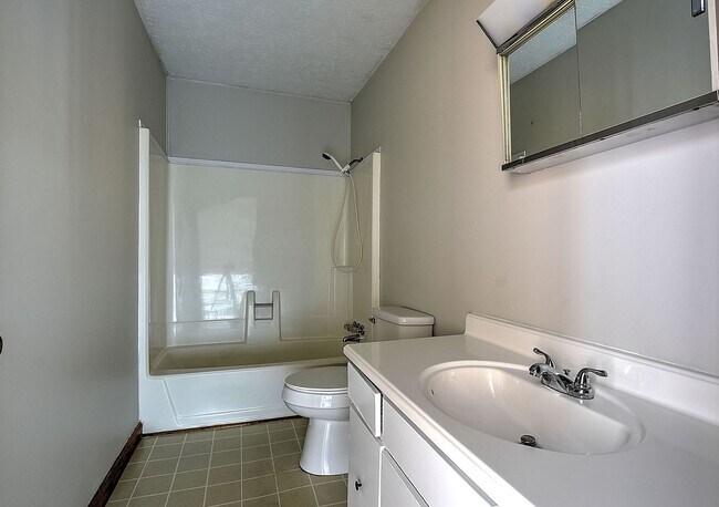Building Photo - 409 Cypress St