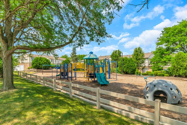 Building Photo - 9102 Franklin Ct