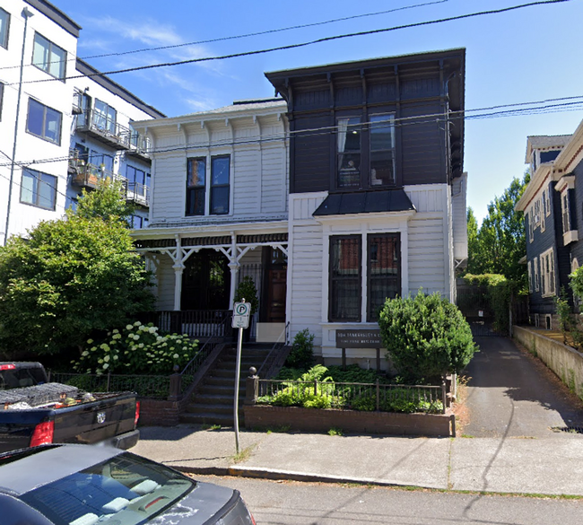 Primary Photo - 3-Bedroom Home in Downtown Portland!