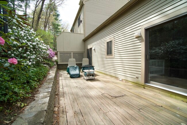 Building Photo - 21 Ashford Dr