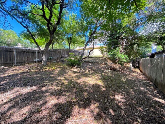Building Photo - 9900 Hundred Oaks Cir