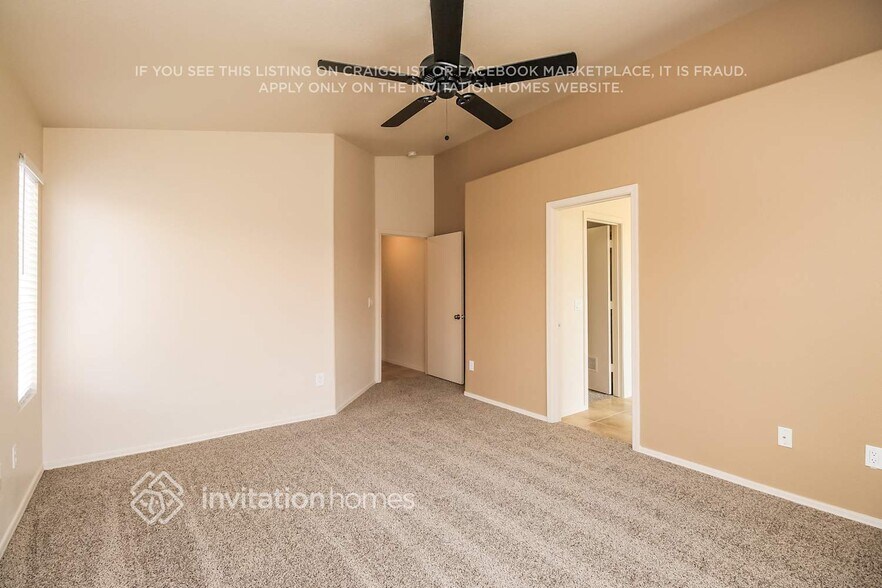 Building Photo - 2751 E Terrace Ave