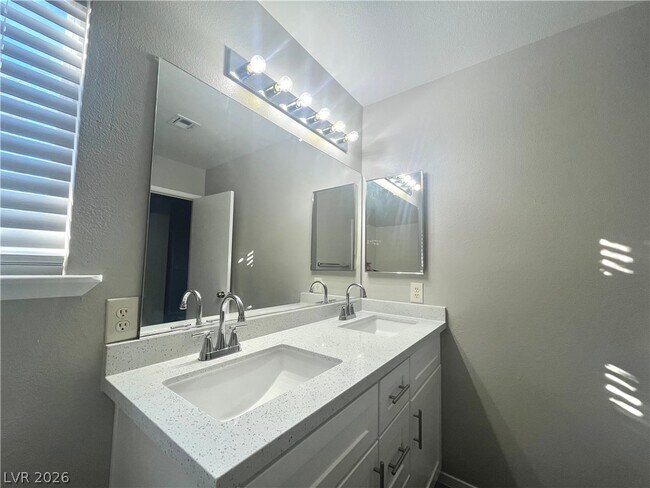 Building Photo - 3701 Cactus Wheel Ct