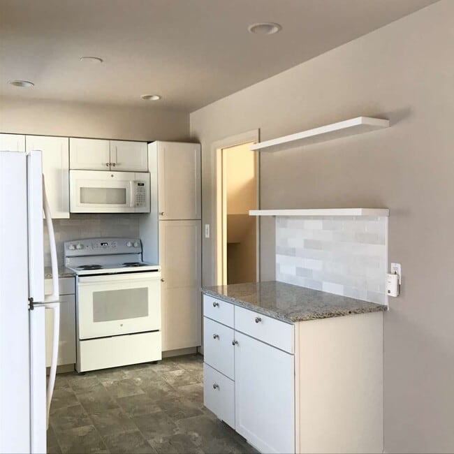 Building Photo - 304 Ruth St