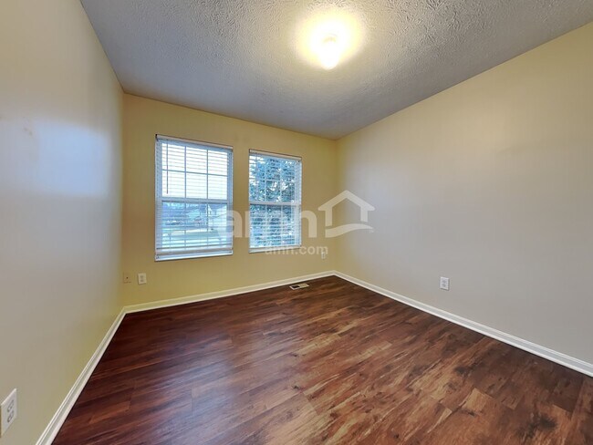 Building Photo - 557 Whispering Pines Pl