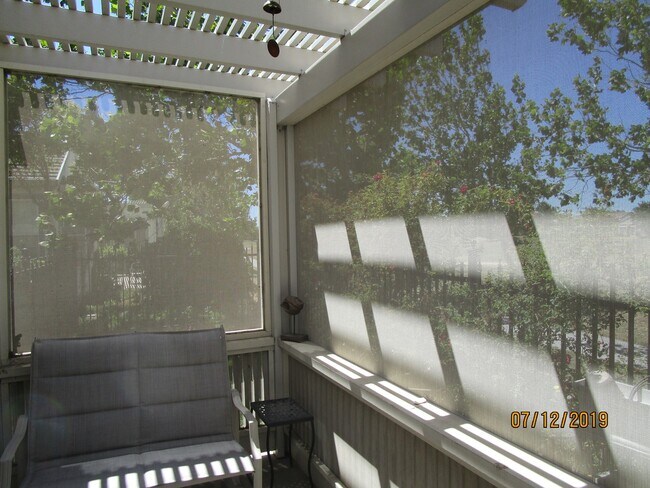 Building Photo - 451 Edgewood Dr
