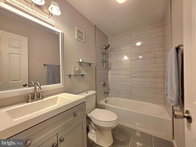 Building Photo - 5300 Arapaho Ln