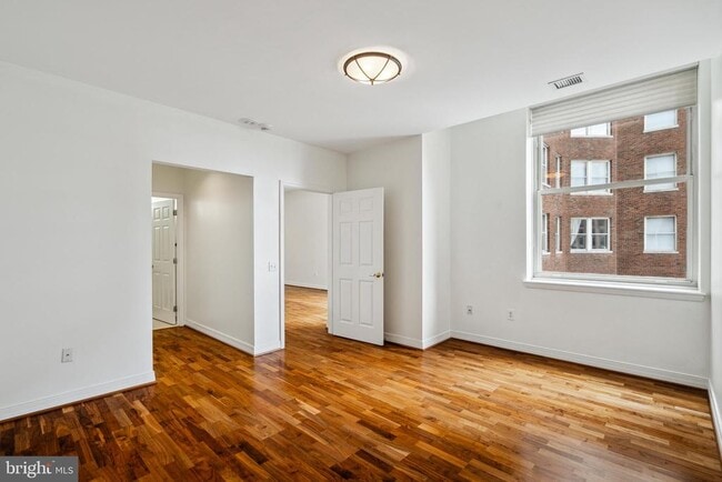 Building Photo - 1600 Arch St