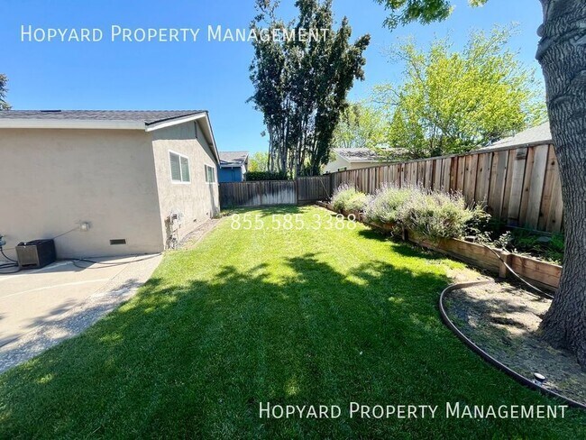 Building Photo - 6186 Alvord Way