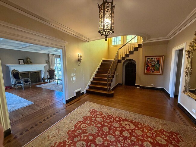 Building Photo - Elegant St. Francis Wood Residence - Available Furnished or Unfurnished