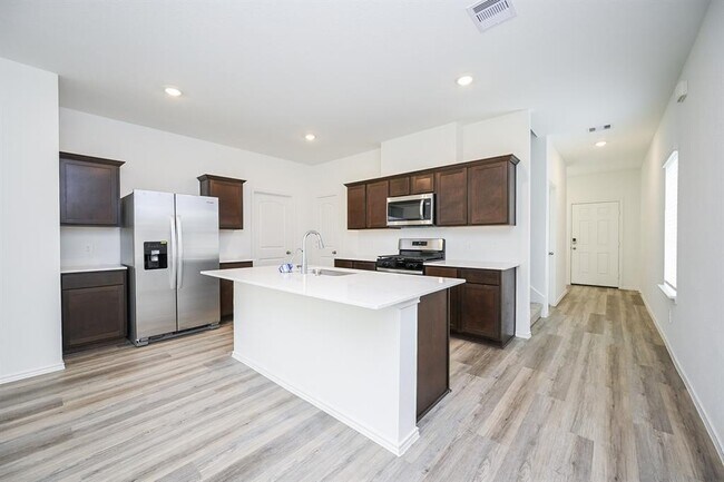 Building Photo - 16822 Paintbrush Holw Ln