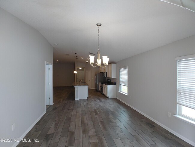 Building Photo - 208 Midway Park Dr
