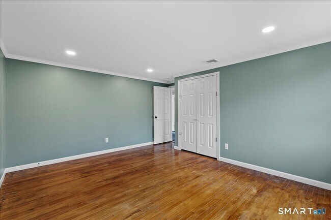 Building Photo - 116 Scarlet Oak Dr