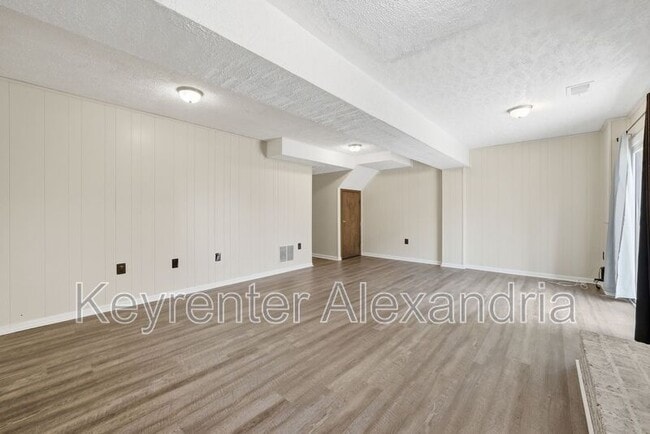 Building Photo - 8239 Dr Craik Ct