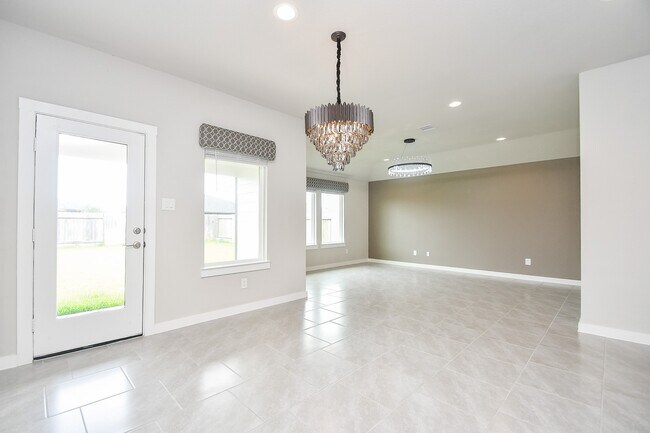 Building Photo - 3831 Sparkman Ln