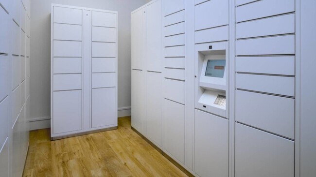 Building Photo - 4250 Glencoe Ave