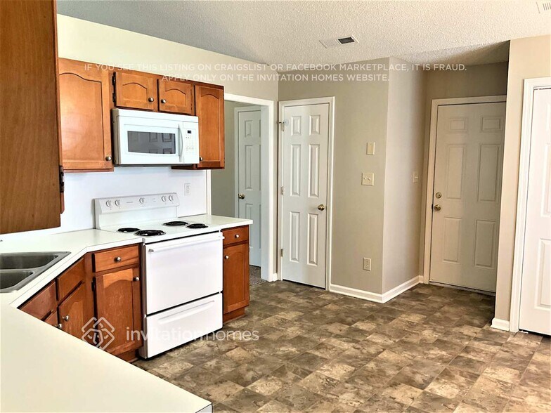 Building Photo - 3924 Chatterleigh Dr