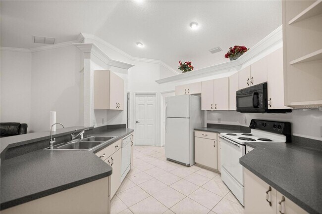 Building Photo - 13552 SW 81 Cir