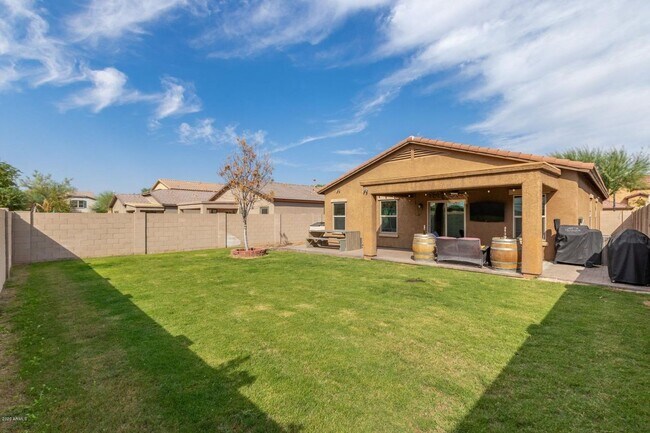 Building Photo - Gorgeous 3bed/2bath single level home in North Peoria!! Best Schools !!