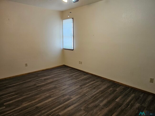 Building Photo - 1600 Arcineiga Dr