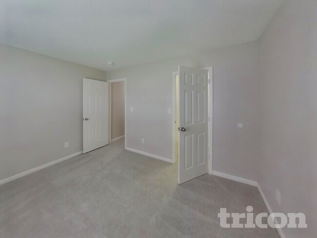 Building Photo - 5477 Wood Hollow Dr