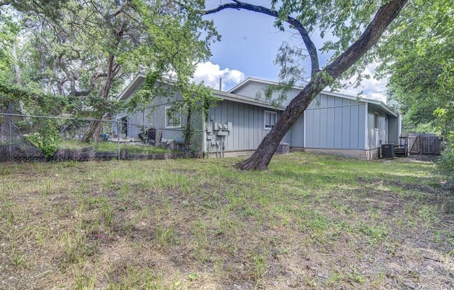 Building Photo - 819 Sirocco Dr