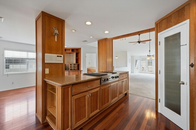 Building Photo - 459 35th St