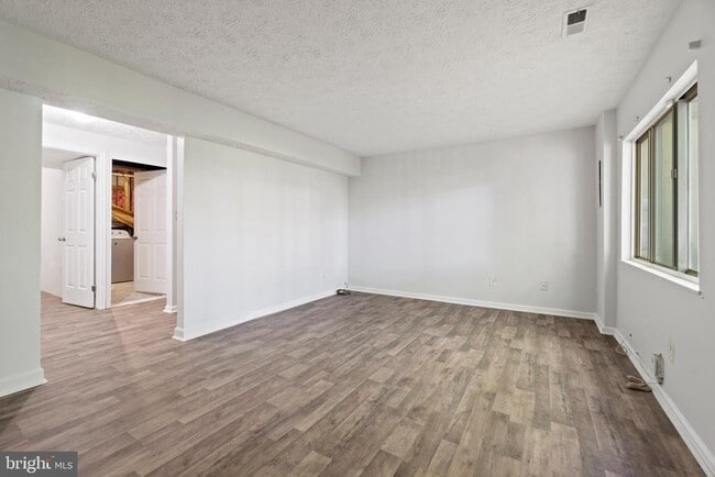 Building Photo - 3618 Wharf Ln