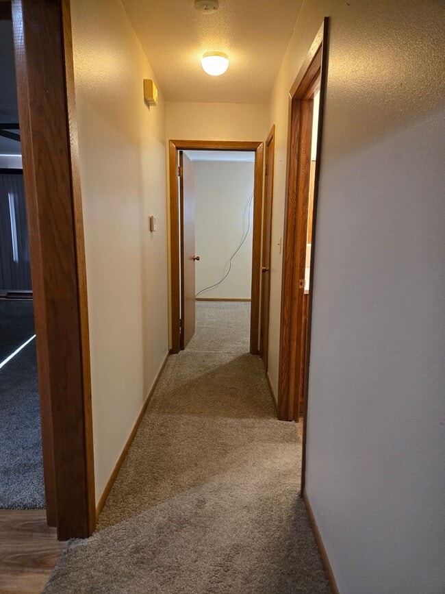 Building Photo - 922 E 12th Ave