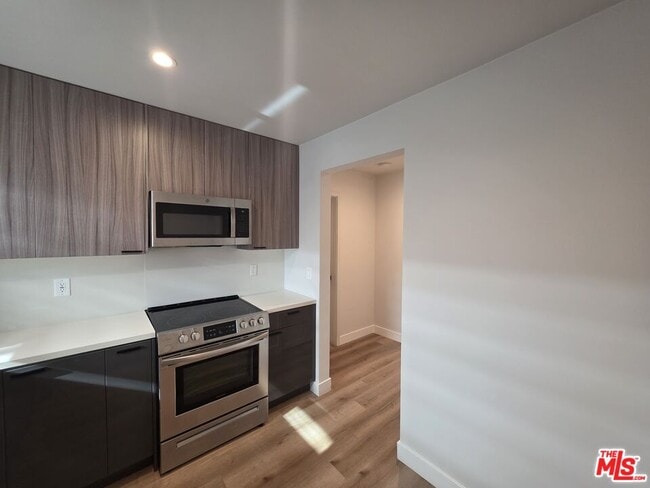 Building Photo - 3660 Watseka Ave