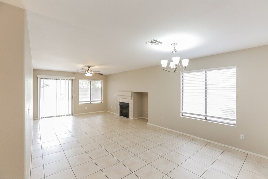 Building Photo - 16083 W Monroe St