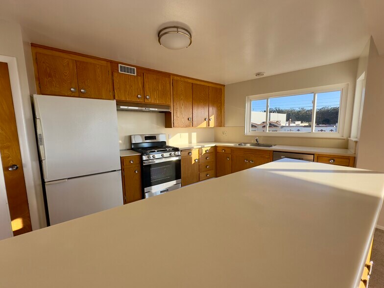 Building Photo - 2598 24th Ave