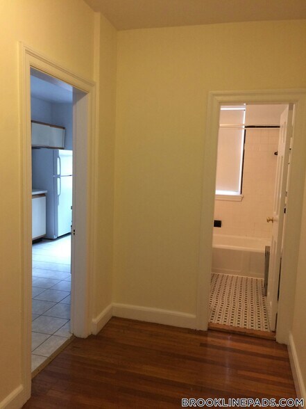 Building Photo - 38 Harris St