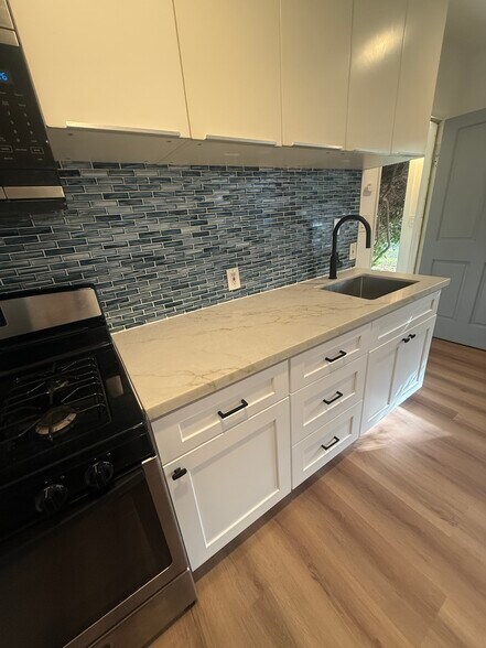 Building Photo - 14039 Gilmore St